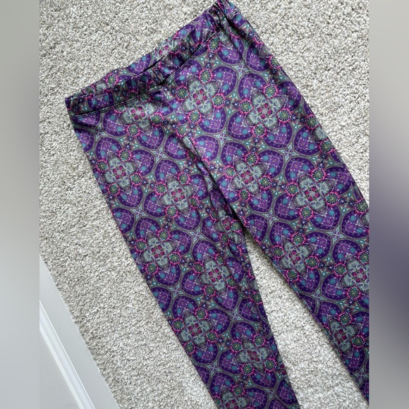 Women’s One World Purple Printed Leggings - Picture 5 of 7